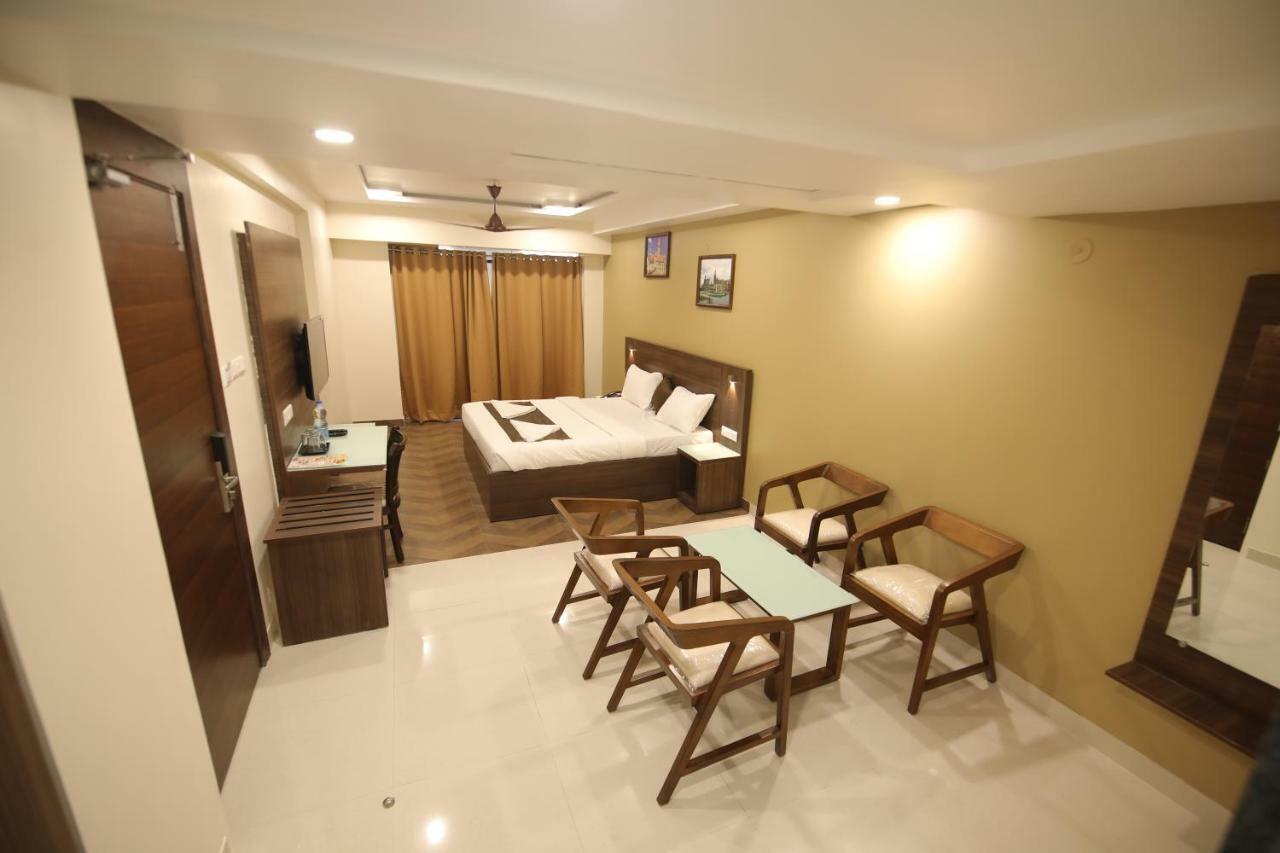 הובלי Hotel Shringar Palace מראה חיצוני תמונה