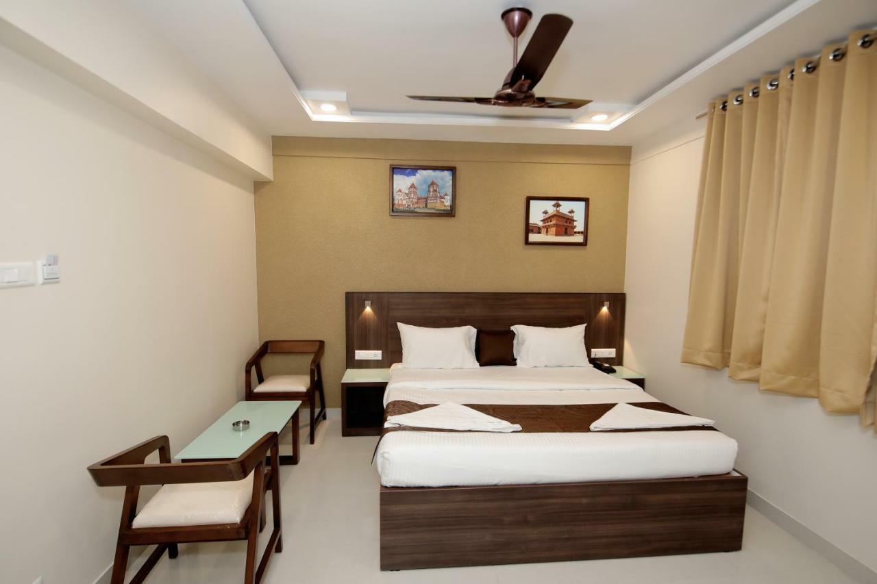 הובלי Hotel Shringar Palace מראה חיצוני תמונה