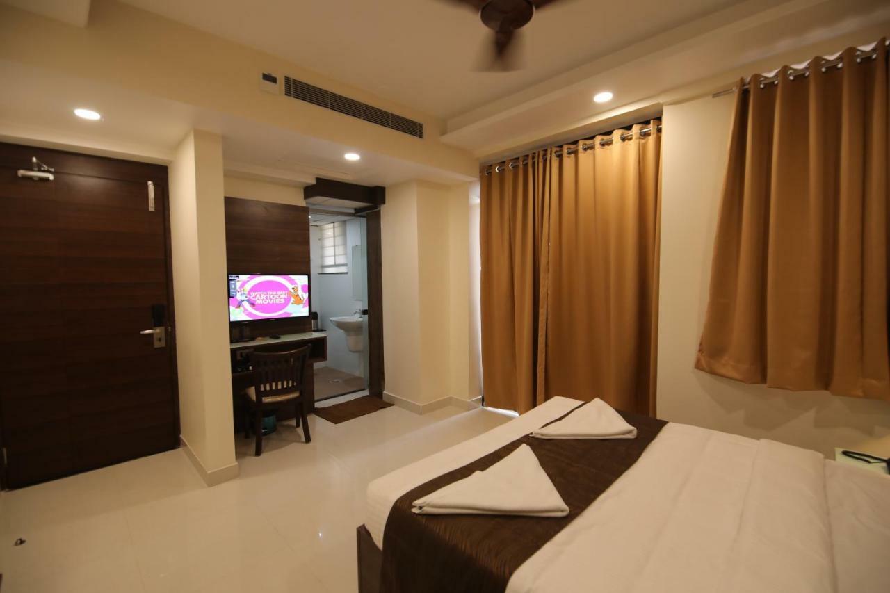 הובלי Hotel Shringar Palace מראה חיצוני תמונה