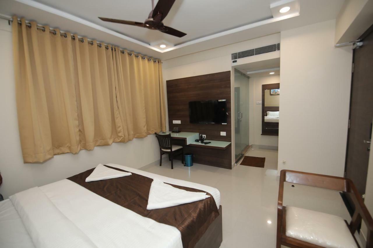 הובלי Hotel Shringar Palace מראה חיצוני תמונה